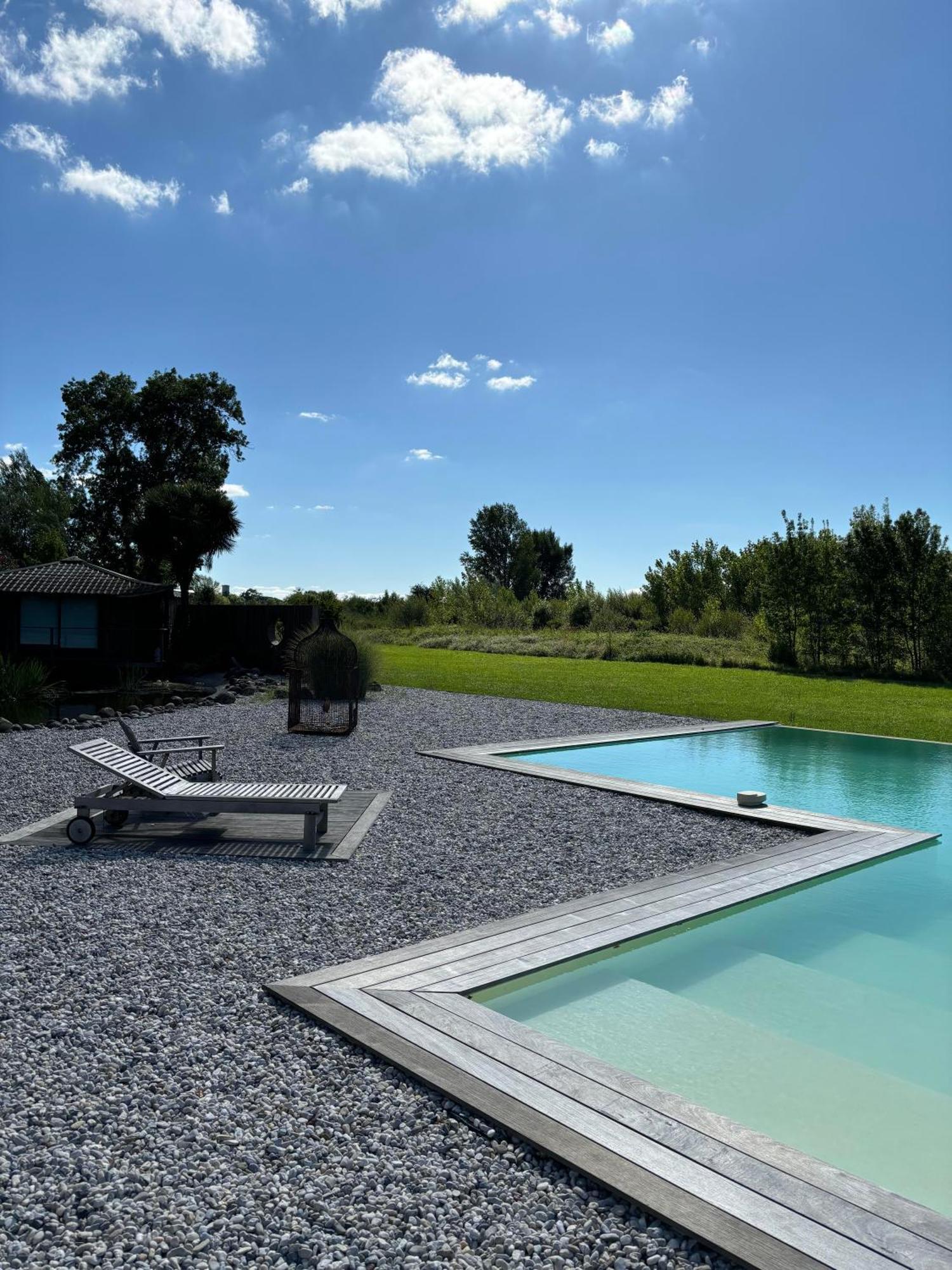 Grand Gite Avec Piscine Maison Port Valade Tabanac Exterior foto